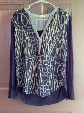 Navy Patterned V-Neck Long-Sleeve Tunic Tiny By Anthropology